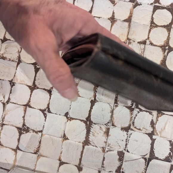 LV Small Brown Monogram wallet - Picture 4 of 11